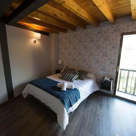 Rustik Hostal Rural בית הארחה 3*